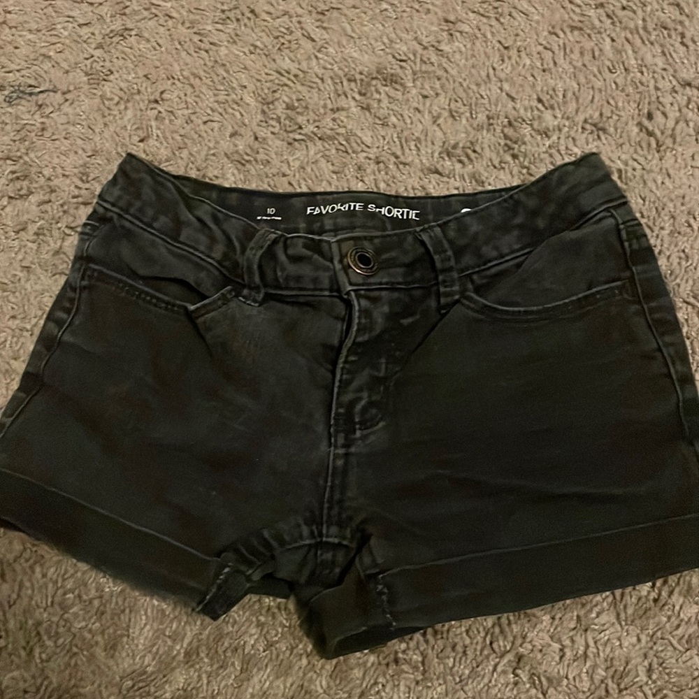 Selling because too small, short but cute